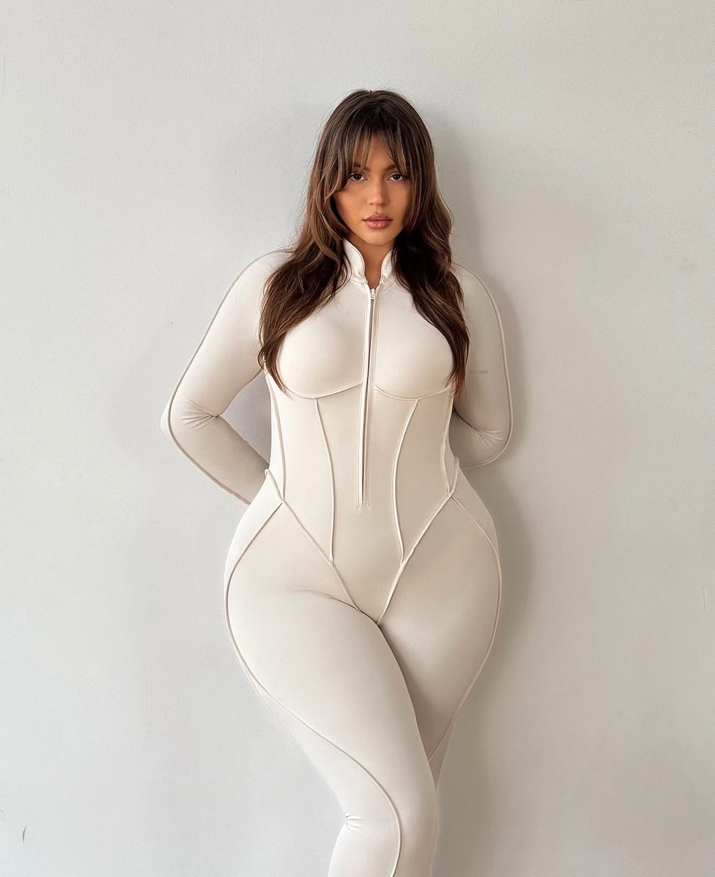 Macacao Manga Longa Costuras Retro Off-White