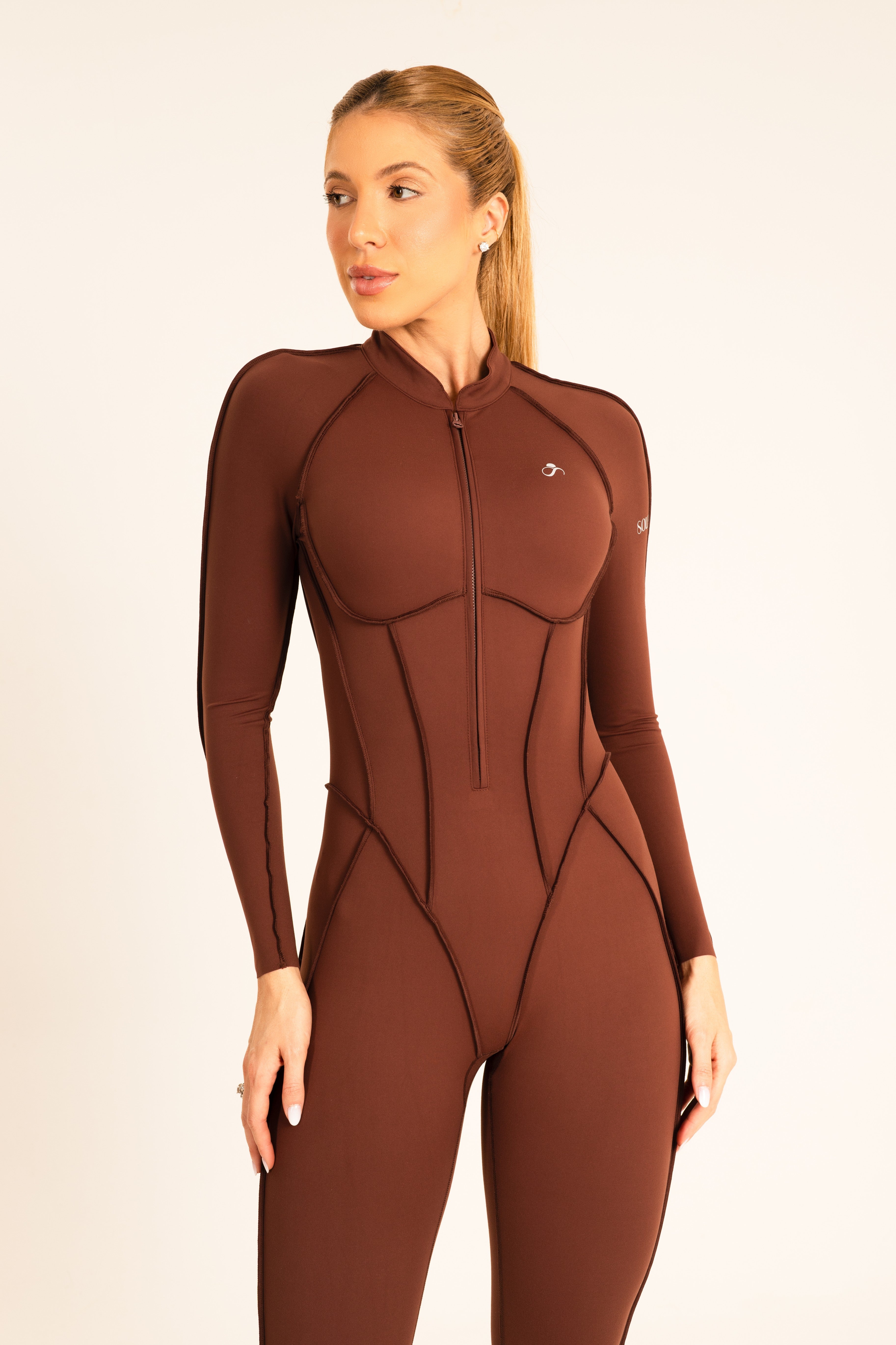 Macacao Manga Longa Costuras Retro Marrom Mocha